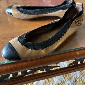 Chanel flats gold and black sz 39 1/2